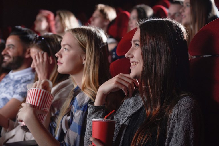 How to Groom and Dress for a Movie Date